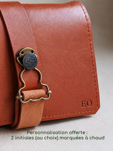 Blague à tabac en cuir marron cognac - Personnalisation offerte - Emmanuelle Olivier Maroquinerie
