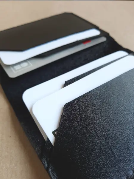 Porte-cartes en cuir noir - Cuir lisse - Emmanuelle Olivier Maroquinerie