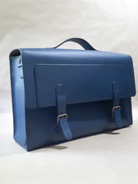 Cartable Homme en cuir bleu - Cousu à la main - Emmanuelle Olivier Maroquinerie