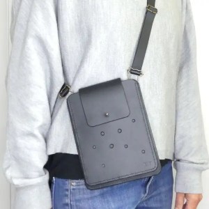 Pochette pour téléphone portable en cuir noir - Emmanuelle Olivier Maroquinerie