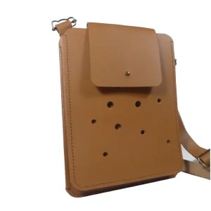 Pochette bandoulière en cuir marron - Emmanuelle Olivier Maroquinerie