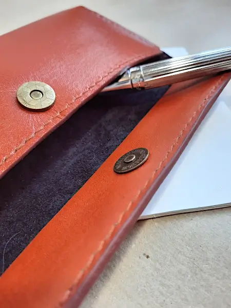 Trousse en cuir lisse marron Brique - Emmanuelle Olivier Maroquinerie