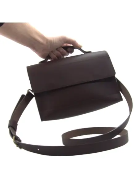 Sac femme cuir marron foncé – Modèle Le 6 pièces – Emmanuelle Olivier Maroquinerie