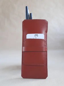 Etui en cuir lisse marron brique pour 4 stylos - Version Luxe - Emmanuelle Olivier Maroquinerie