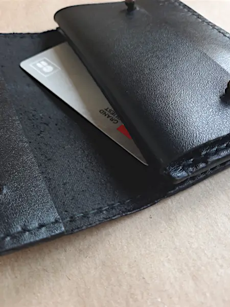 Porte-cartes et monnaie en cuir lisse noir – Emmanuelle Olivier Maroquinerie