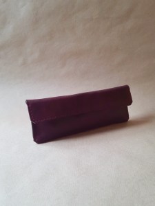 Trousse en cuir rouge bordeaux - Emmanuelle Olivier Maroquinerie