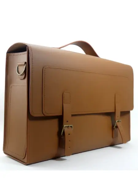 Cartable Homme en cuir marron clair - Fabrication à la commande - Personnalisation possible - Emmanuelle Olivier Maroquinerie