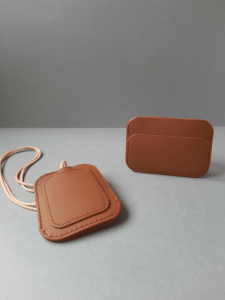 Duo Porte-clés cloche + porte-cartes marron - Cuir de taurillon - Emmanuelle Olivier Maroquinerie
