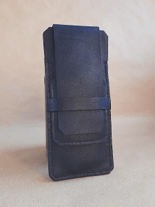 Etui en cuir basane bleu pour 4 stylos - cousu main - Emmanuelle Olivier Maroquinerie