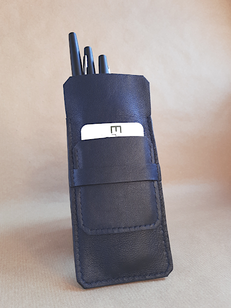 Etui en cuir basane bleu pour 4 stylos - fabrication française - Emmanuelle Olivier Maroquinerie
