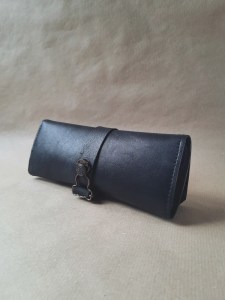 Étui cuir basane 12 stylos noir – Artisanat français - Emmanuelle Olivier Maroquinerie