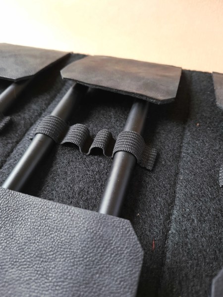 Étui cuir basane 12 stylos noir – doublure en feutre - Emmanuelle Olivier Maroquinerie