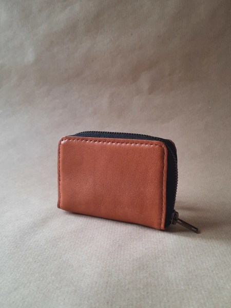 Porte-monnaie en cuir de basane marron cognac – maroquinerie artisanale