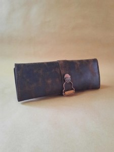 Étui cuir basane 12 stylos marron vintage – Artisanat français - Emmanuelle Olivier Maroquinerie